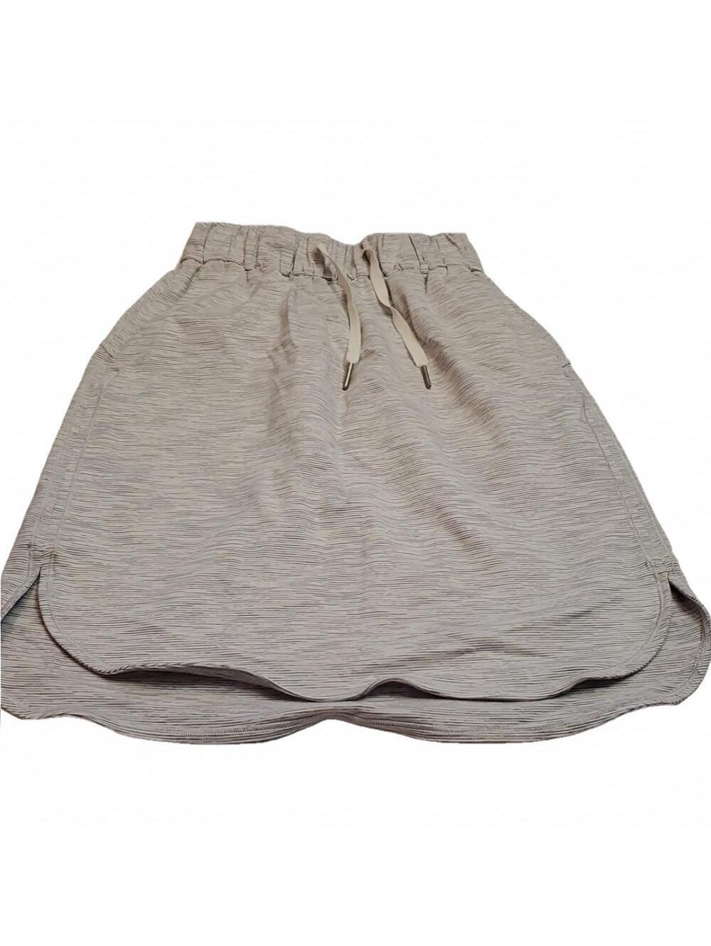 #687 Lululemon Skirt Size 2 b1090